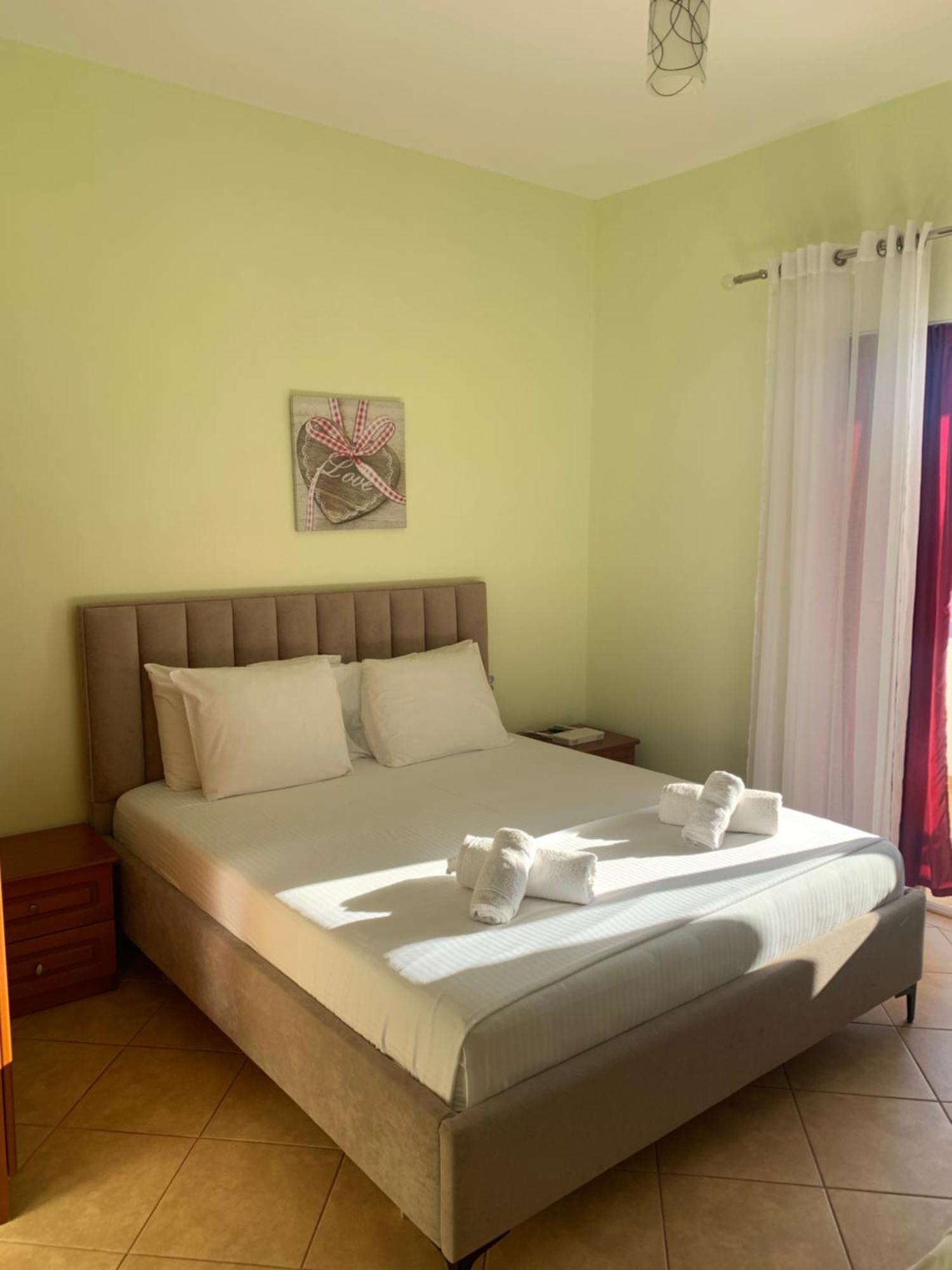 סרנדה Guest - Sea Breeze Apartments מראה חיצוני תמונה